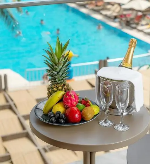 プールビュースタンダードルーム, Side Story Resort & Spa