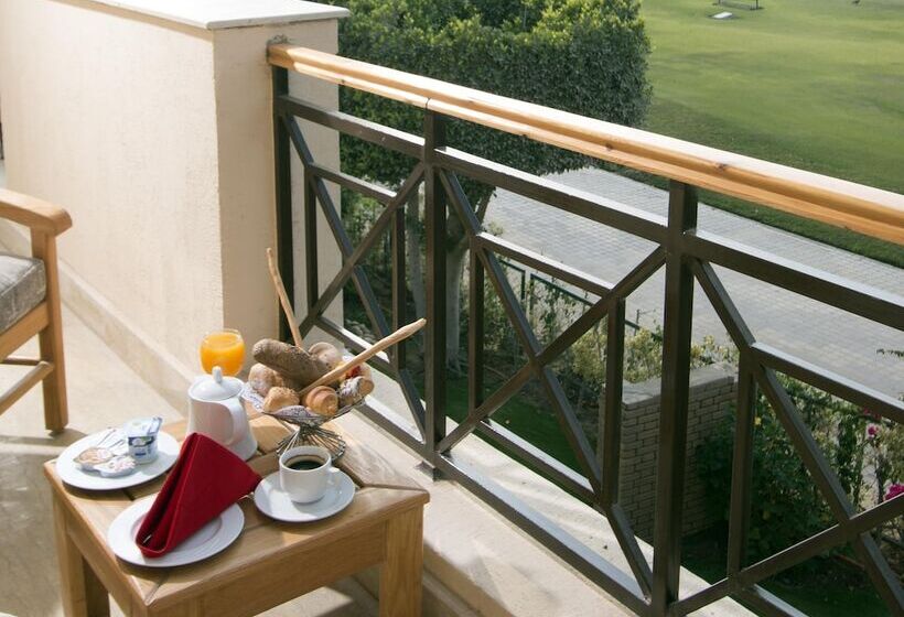 سوییت جونیور, Swiss Inn Pyramids Golf Resort