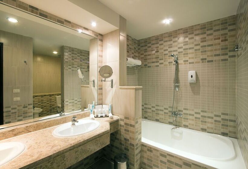 سوییت جونیور, Swiss Inn Pyramids Golf Resort