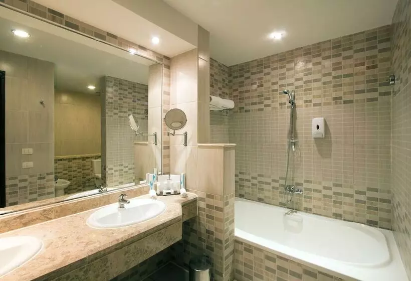 سوییت جونیور, Swiss Inn Pyramids Golf Resort