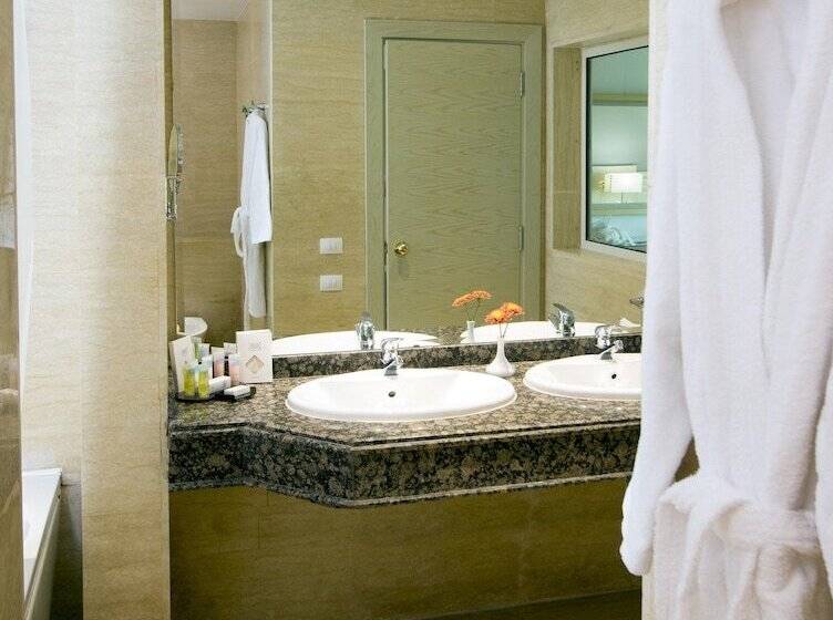 سوییت جونیور, Swiss Inn Pyramids Golf Resort