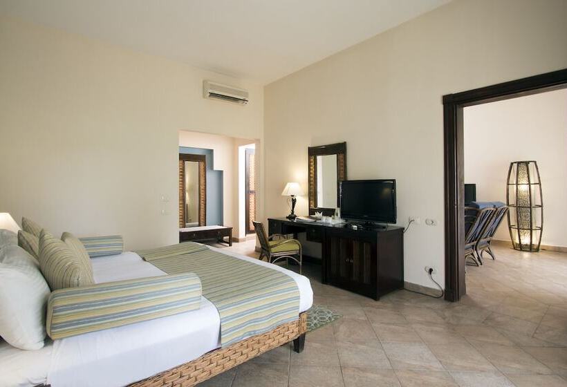 سوییت جونیور, Swiss Inn Pyramids Golf Resort