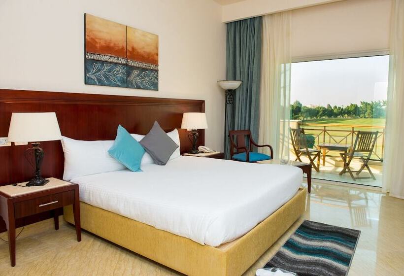 جناح جونيور, Swiss Inn Pyramids Golf Resort