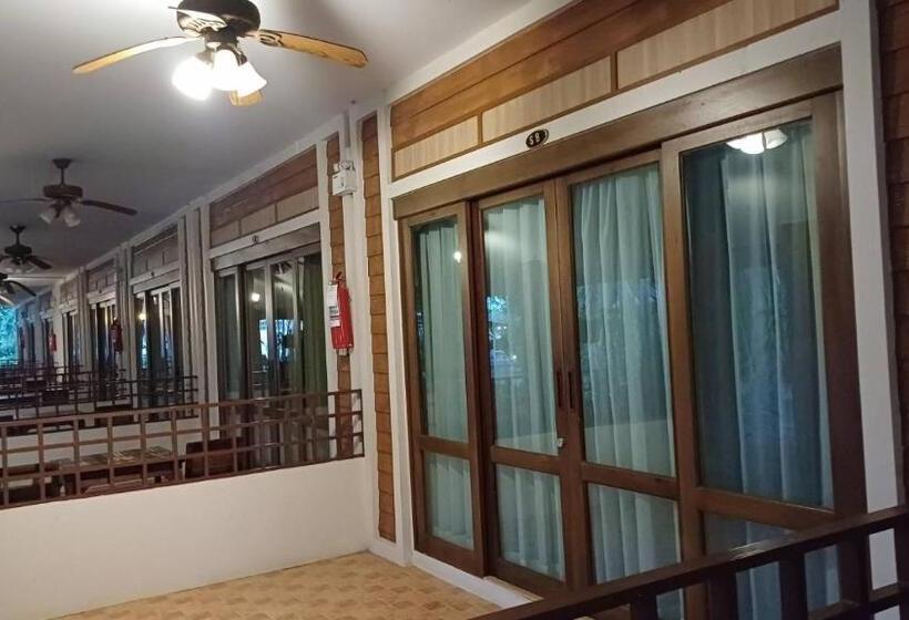 高级大房间, Uthai River Lake Resort