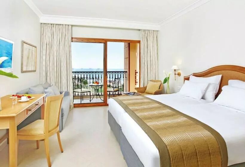اتاق کلاسیک با چشم‌انداز دریا, Movenpick Resort & Marine Spa Sousse