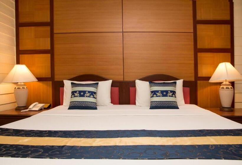 اتاق استاندارد با چشم‌انداز استخر, S Lodge Pattaya Formally Sabai Lodge