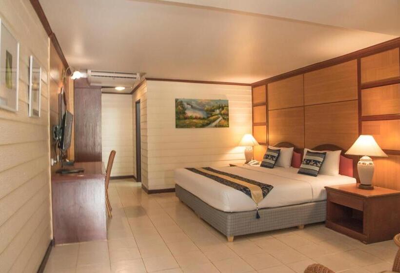 اتاق استاندارد با چشم‌انداز استخر, S Lodge Pattaya Formally Sabai Lodge