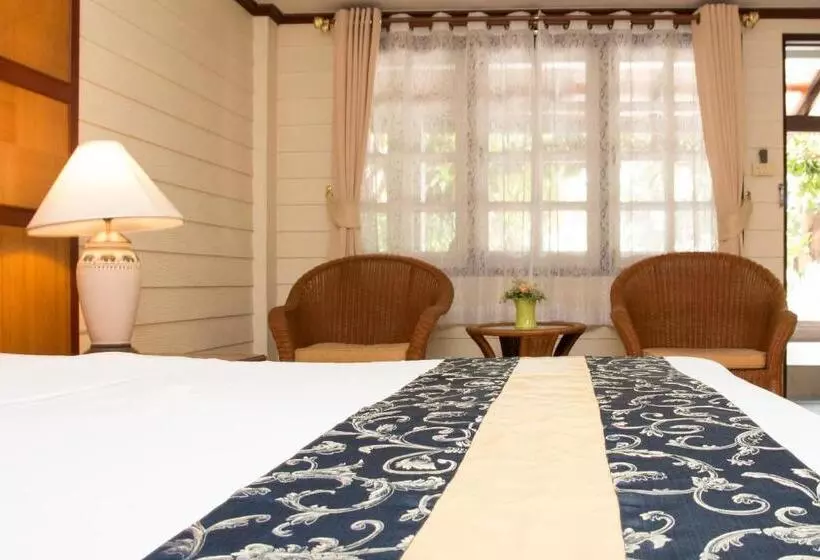プールビュースタンダードルーム, S Lodge Pattaya Formally Sabai Lodge