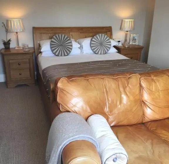 اتاق سوپریور با تخت بزرگ, Sandpiper House