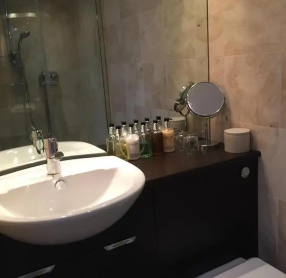 اتاق سوپریور با تخت بزرگ, Sandpiper House