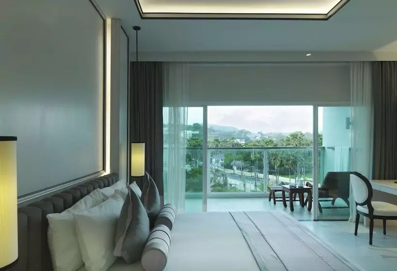 اتاق لوکس با چشمانداز استخر, Chanalai Romantica Resort Adults Only, Kata Beach