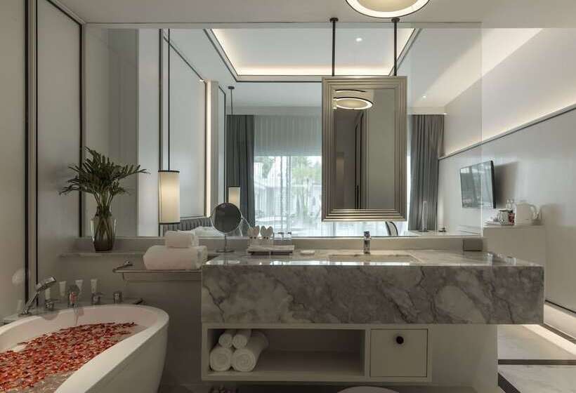 Номер Deluxe, Chanalai Romantica Resort   Adults Only, Kata Beach