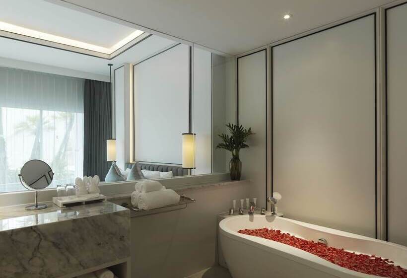 Номер Executive, Chanalai Romantica Resort   Adults Only, Kata Beach