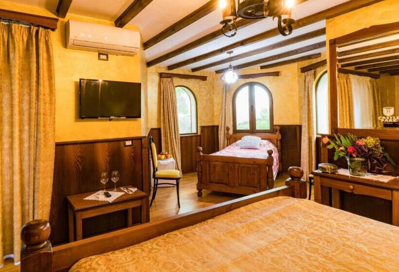 高级三人间, Castle Park