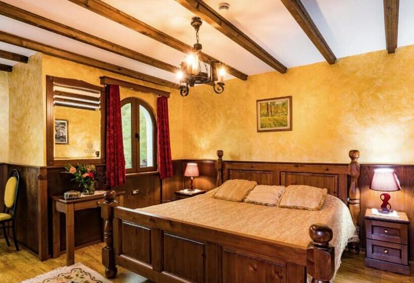 高级三人间, Castle Park