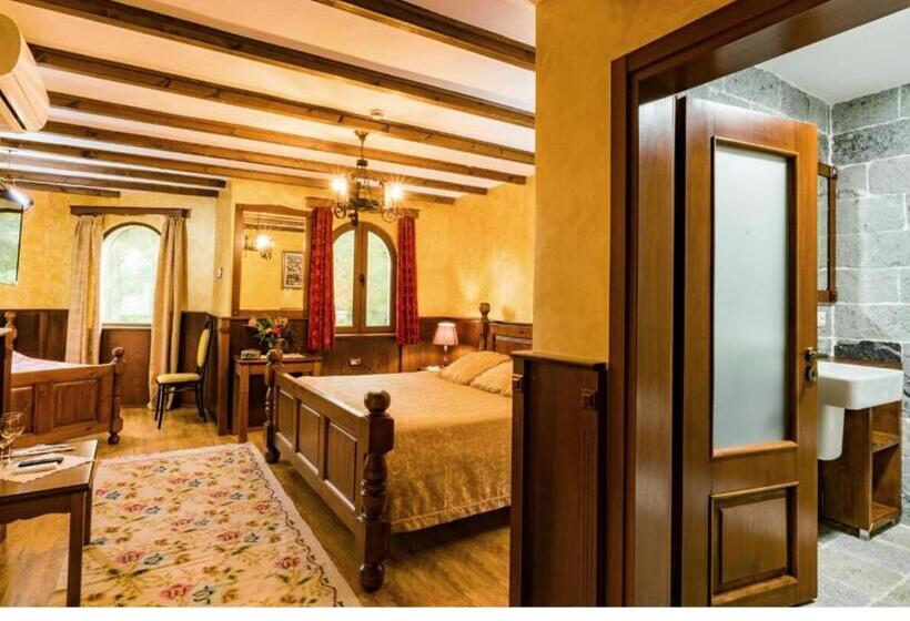 高级三人间, Castle Park