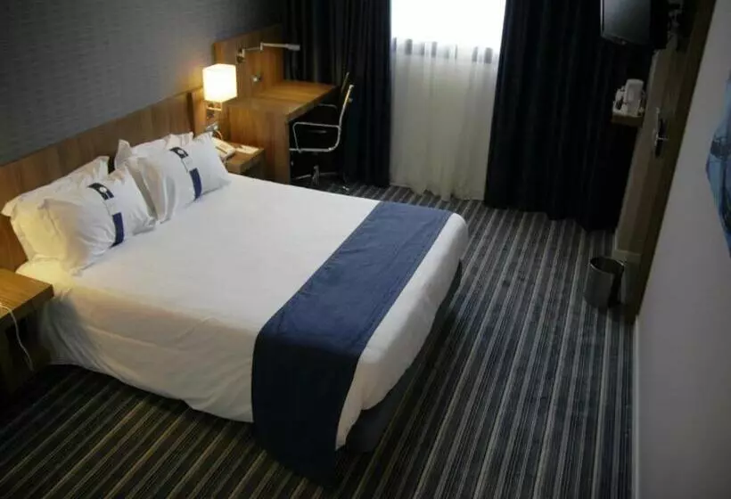 ファミリールーム, Holiday Inn Express Bilbao Airport, An Ihg