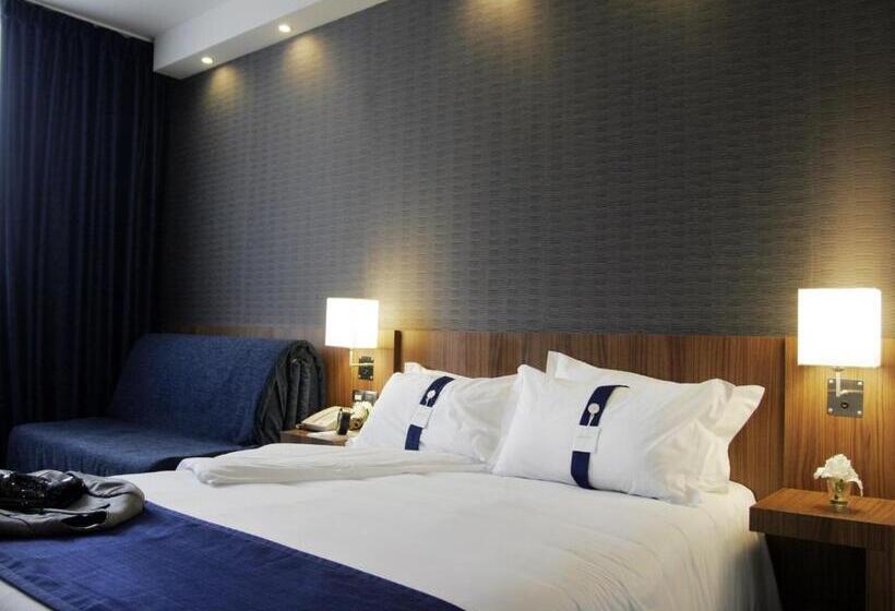 Семейный Номер, Holiday Inn Express Bilbao Airport, An Ihg