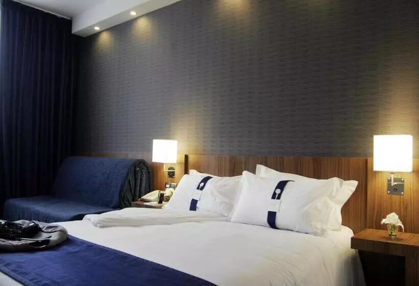 ファミリールーム, Holiday Inn Express Bilbao Airport, An Ihg