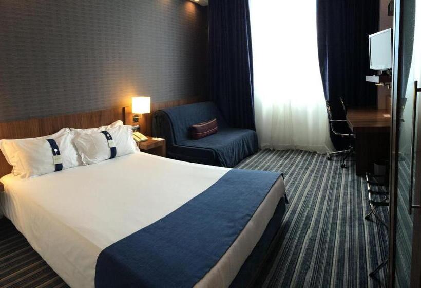 Семейный Номер, Holiday Inn Express Bilbao Airport, An Ihg