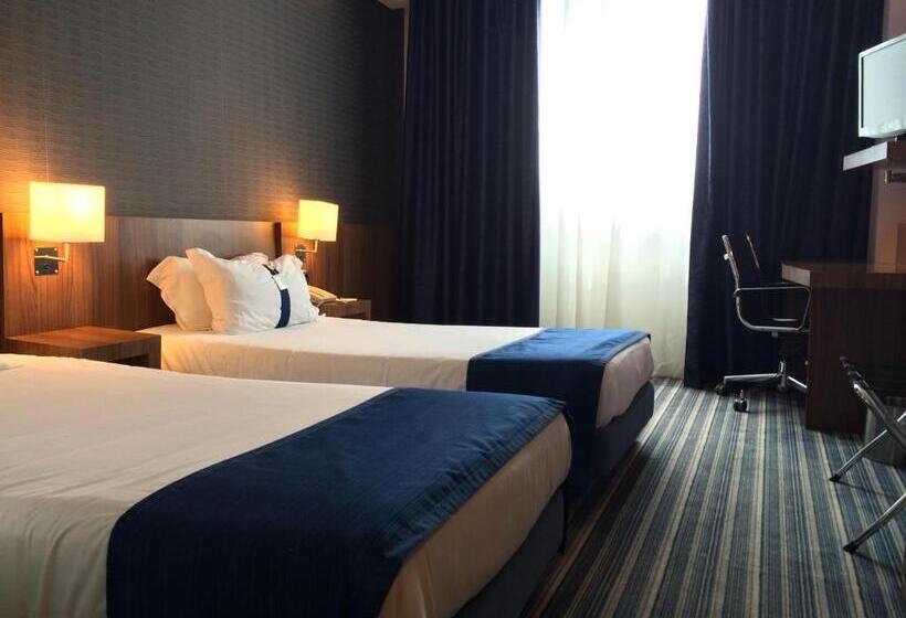 Номер Стандарт, Holiday Inn Express Bilbao Airport, An Ihg