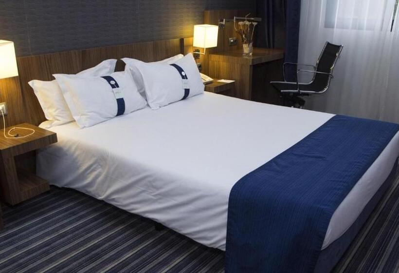 Номер Стандарт Адаптированный для Инвалидов, Holiday Inn Express Bilbao Airport, An Ihg