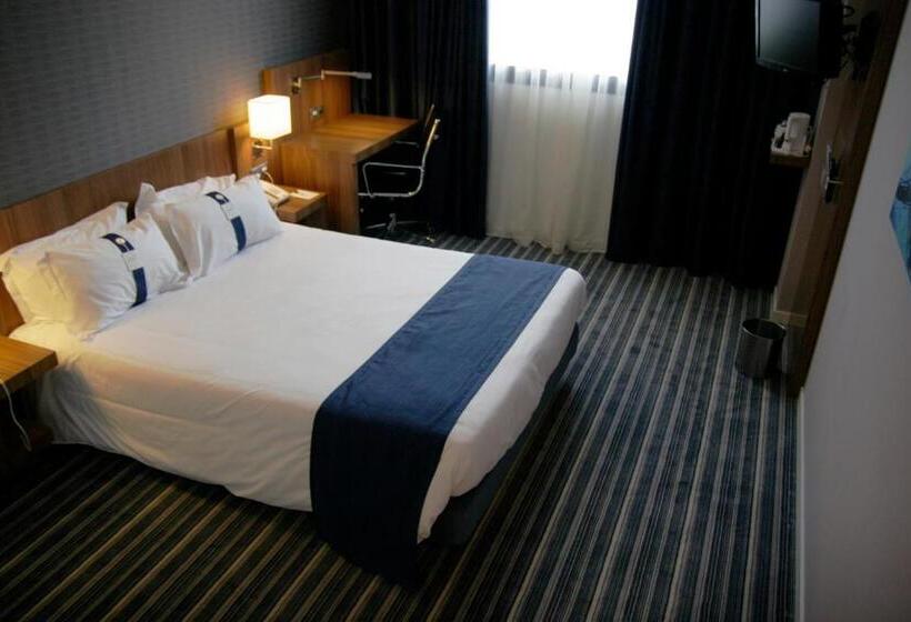 Номер Стандарт Адаптированный для Инвалидов, Holiday Inn Express Bilbao Airport, An Ihg