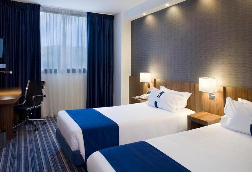 Номер Стандарт Адаптированный для Инвалидов, Holiday Inn Express Bilbao Airport, An Ihg