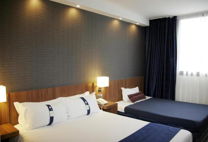 Семейный Номер, Holiday Inn Express Bilbao Airport, An Ihg