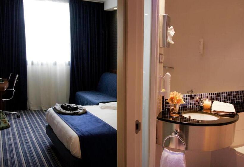 Семейный Номер, Holiday Inn Express Bilbao Airport, An Ihg