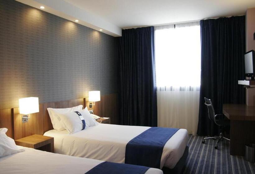 Номер Стандарт, Holiday Inn Express Bilbao Airport, An Ihg