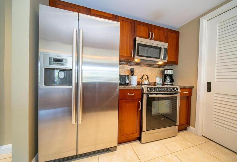 דירת 2 חדרי שינה בצד עם נוף לים, Outrigger Honua Kai Resort And Spa