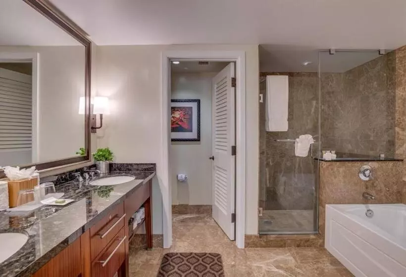 3 Bedroom Suite, Outrigger Honua Kai Resort And Spa