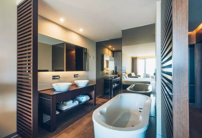 اتاق اساندارد با چشم‌انداز جانبی به دریا, Iberostar Selection Lagos Algarve