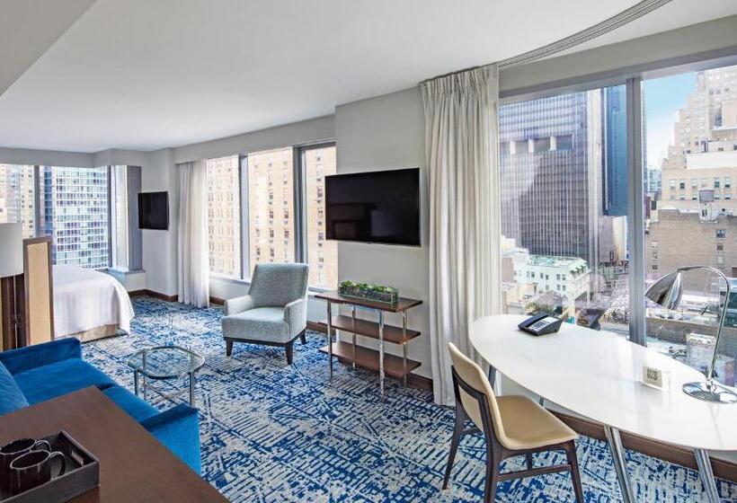 带大床的小型套房, Intercontinental New York Times Square, An Ihg