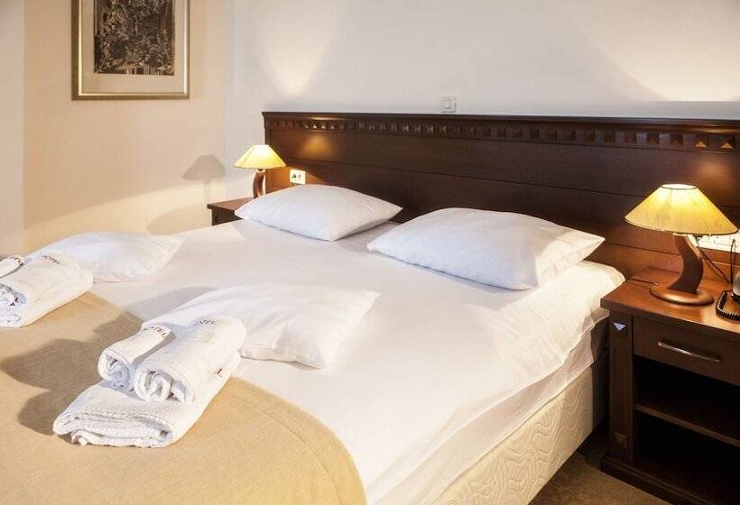 غرفة سوبيريور, Katarina