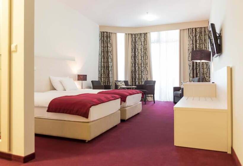 חדר סופריור, Katarina