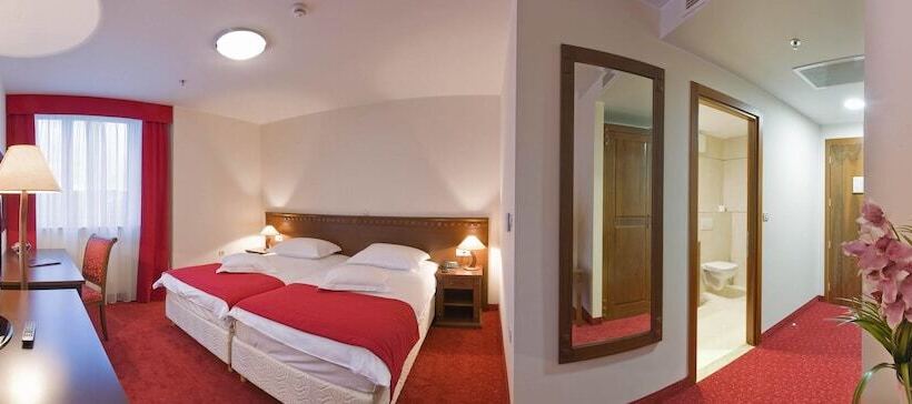 חדר סופריור, Katarina