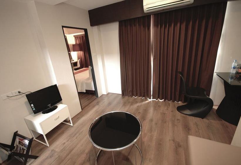 سوییت جونیور, Manita Boutique