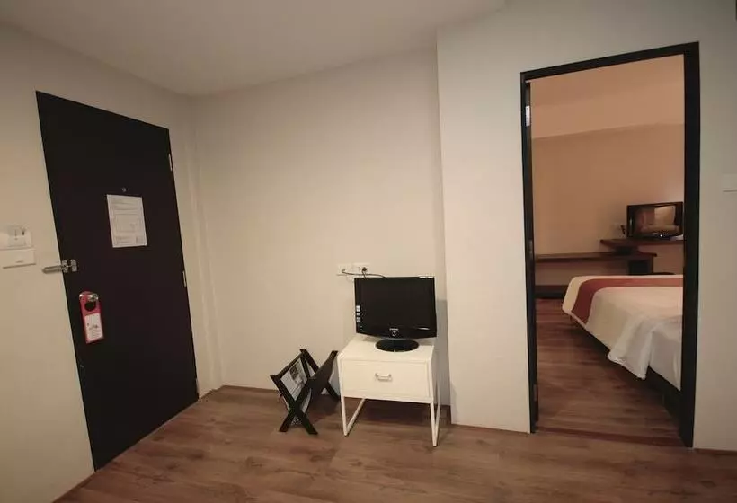 سوییت جونیور, Manita Boutique