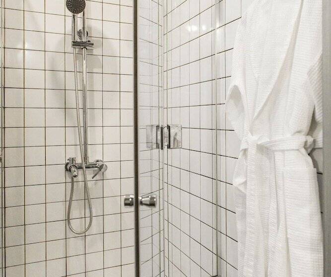 غرفة قياسية فردية, New Star