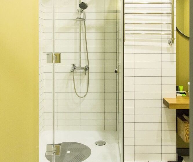 غرفة قياسية, New Star