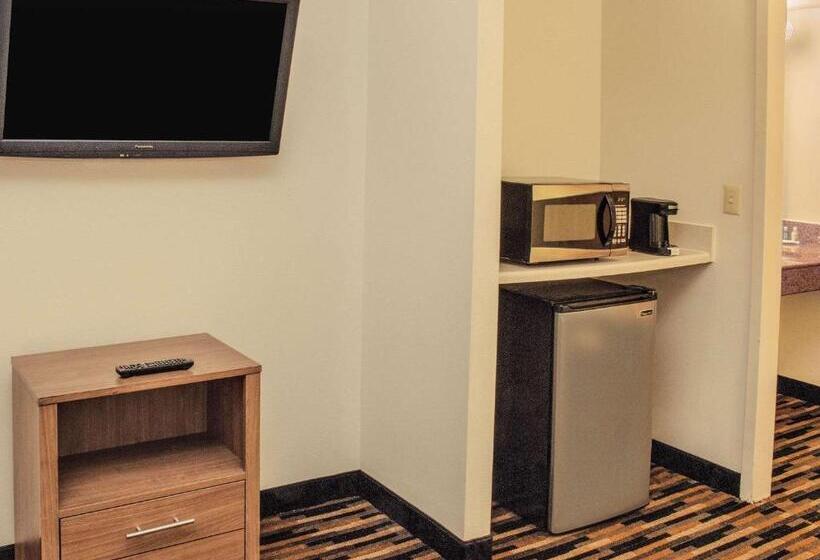 Люкс, Quality Suites Lake Wright  Norfolk Airport