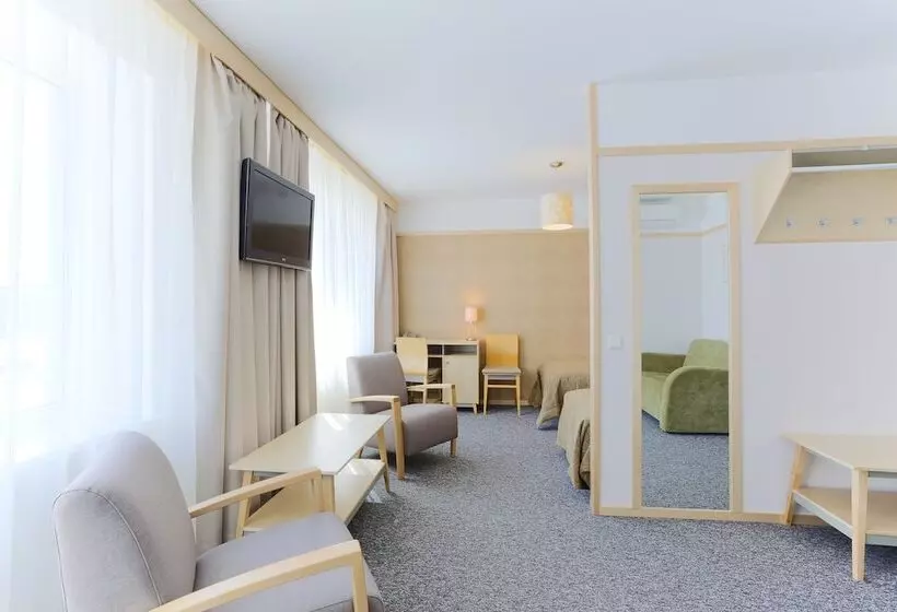 اتاق استاندارد سه نفره, Tartu