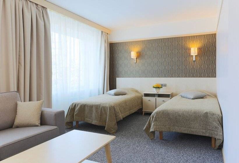 اتاق استاندارد سه نفره, Tartu