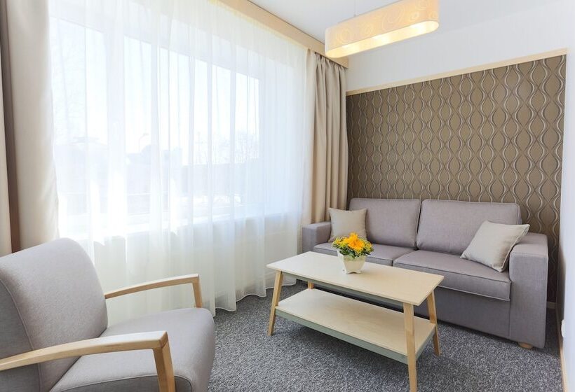 اتاق استاندارد سه نفره, Tartu