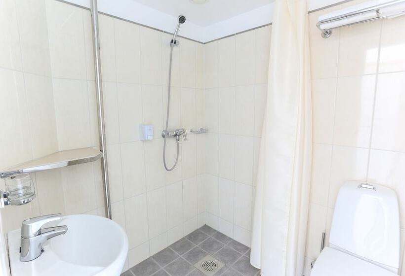 اتاق خانوادگی, Tartu