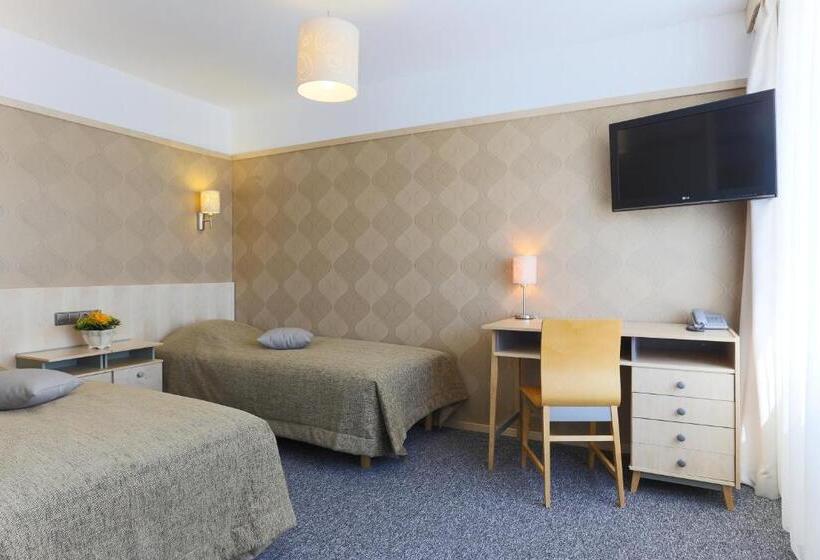 اتاق خانوادگی, Tartu