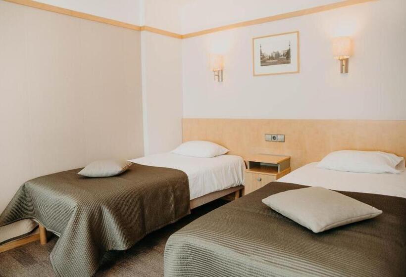 اتاق خانوادگی, Tartu