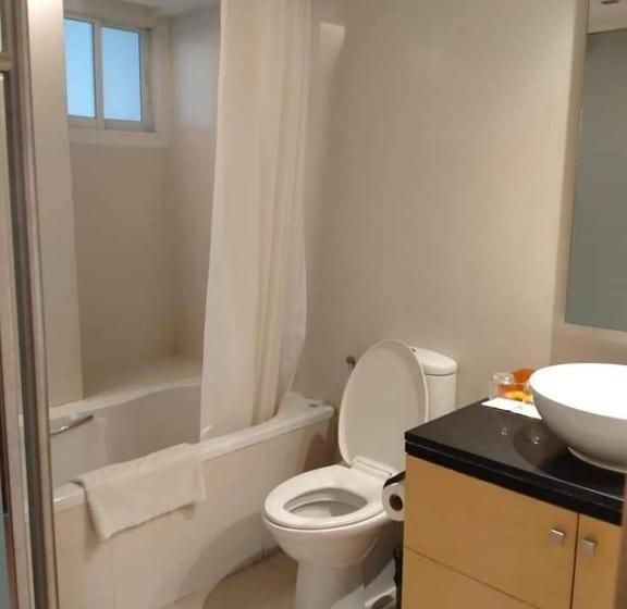 اتاق سوپریور, The Tivoli